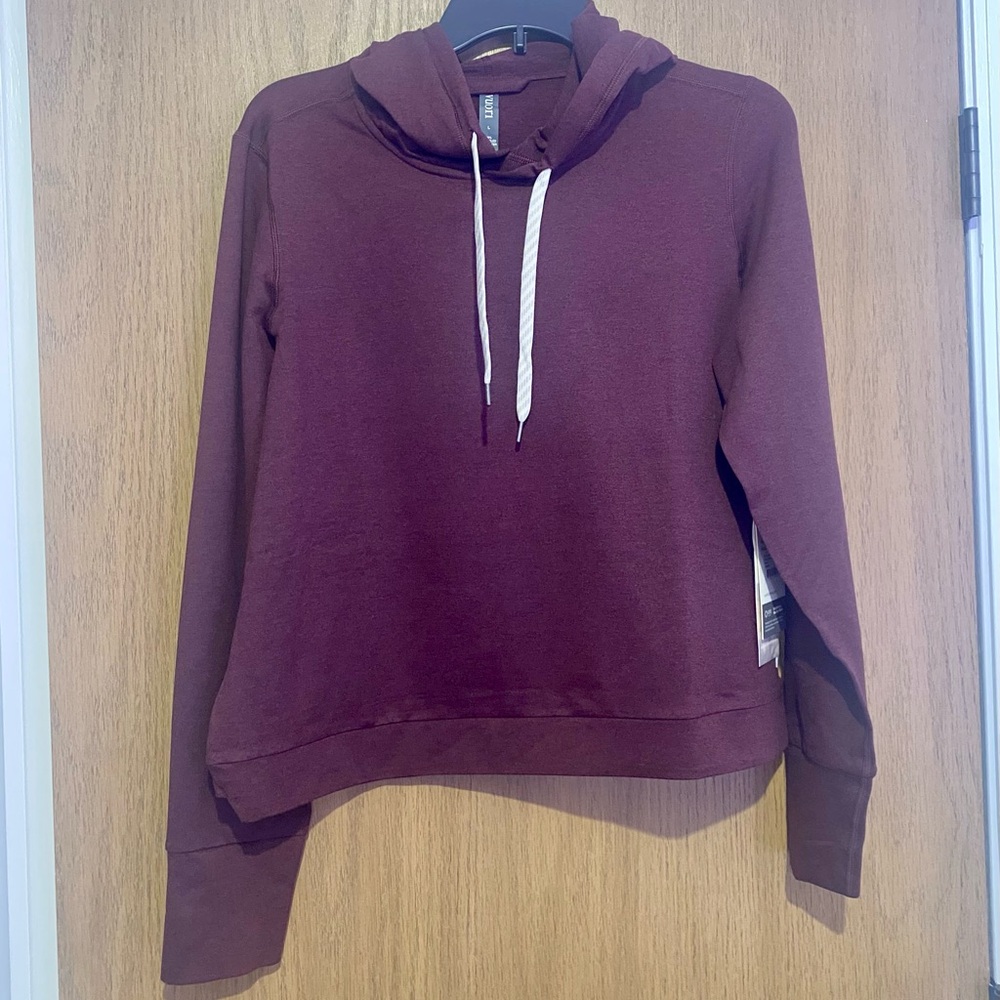 NWT vuori halo essential hoodie women’s large cerise heather maroon color soft